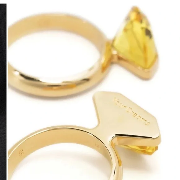 New SWAROVSKI Lucent ring Magnetic closure